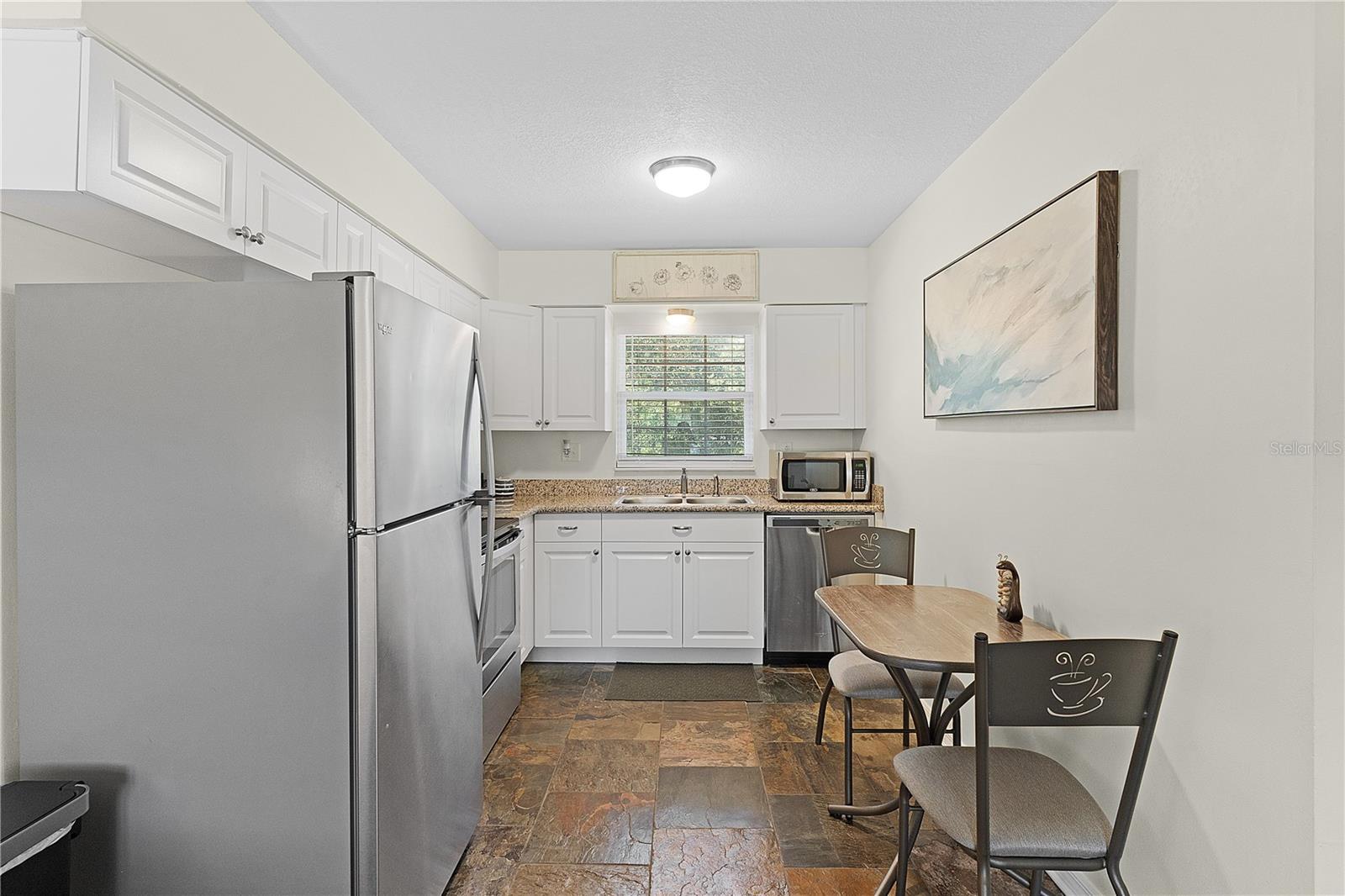 LAKEVIEW CONDO - Residential