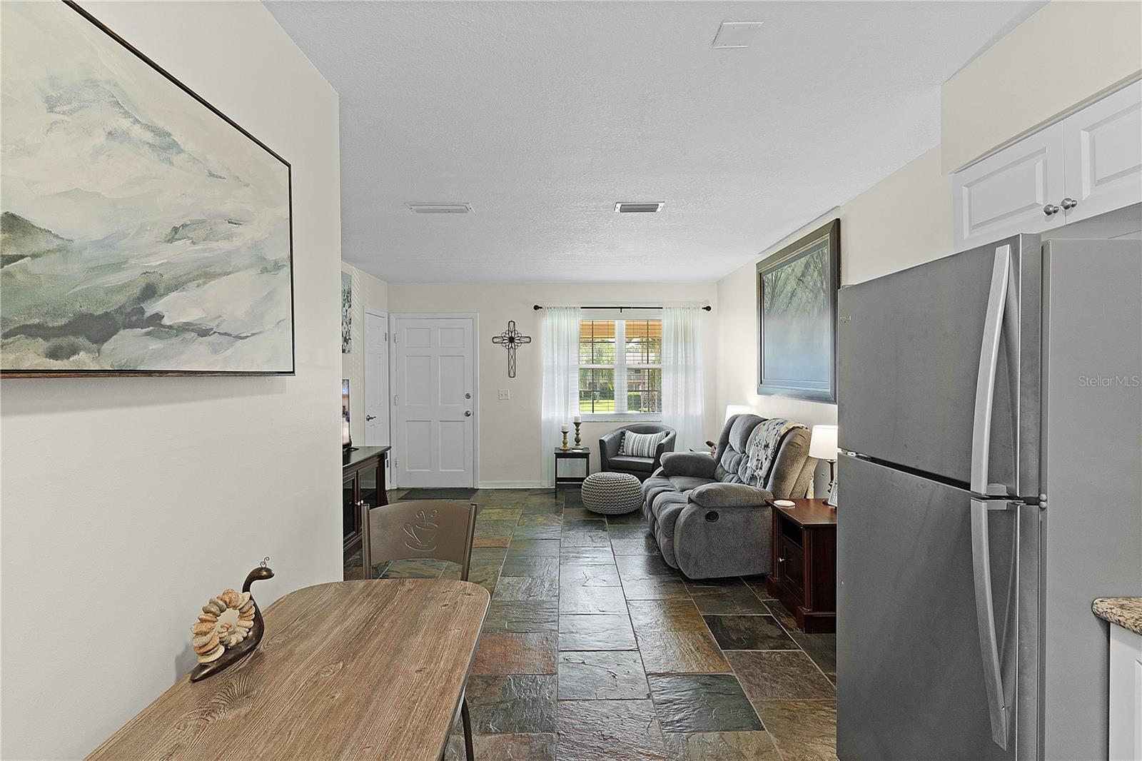 LAKEVIEW CONDO - Residential