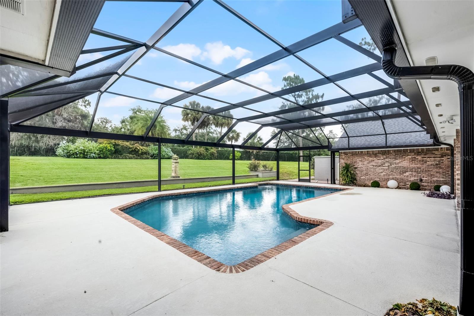 104 AMBERWOOD COURT