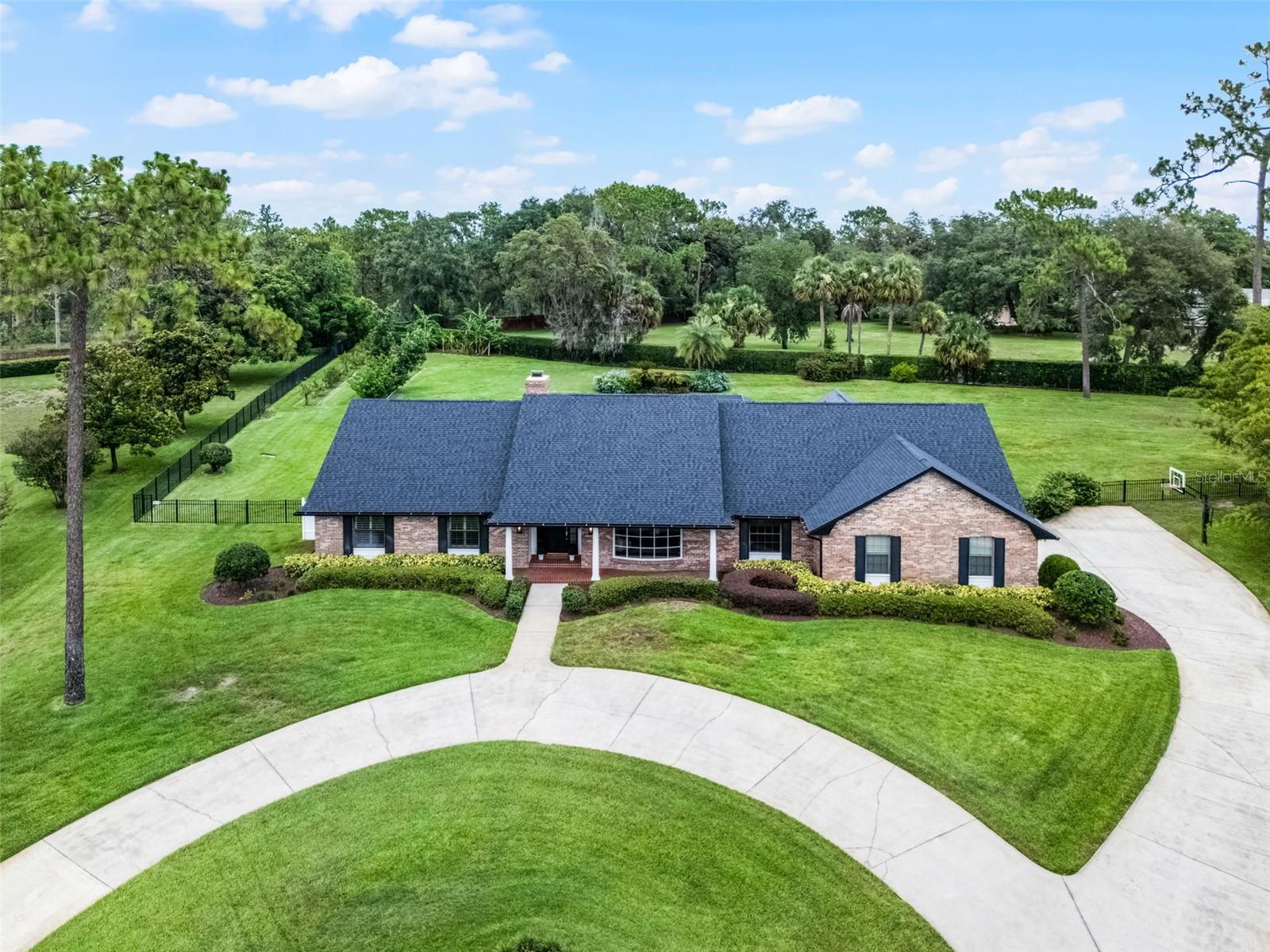 104 AMBERWOOD COURT
