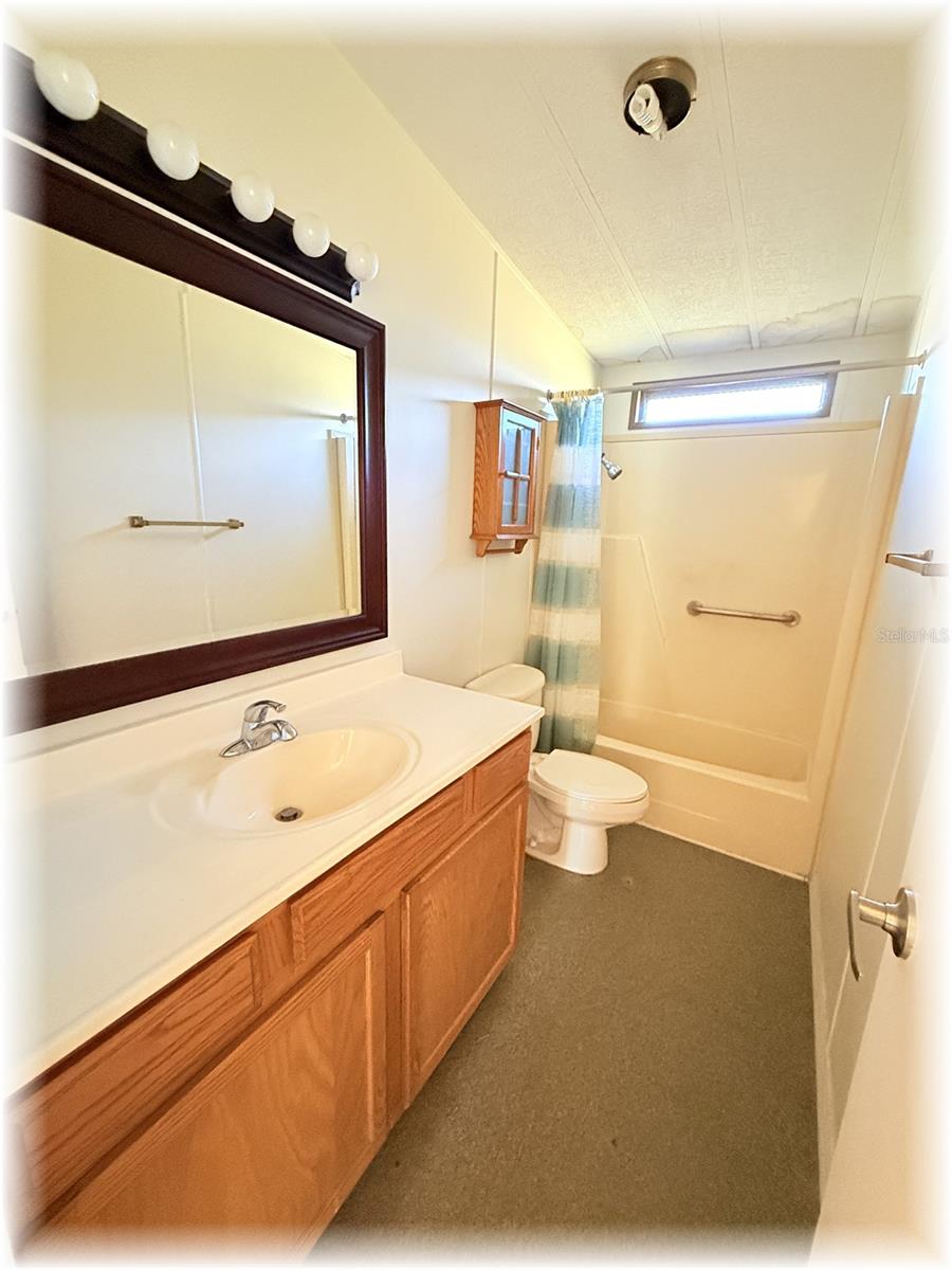 LAKE WEIR OAKS - Residential