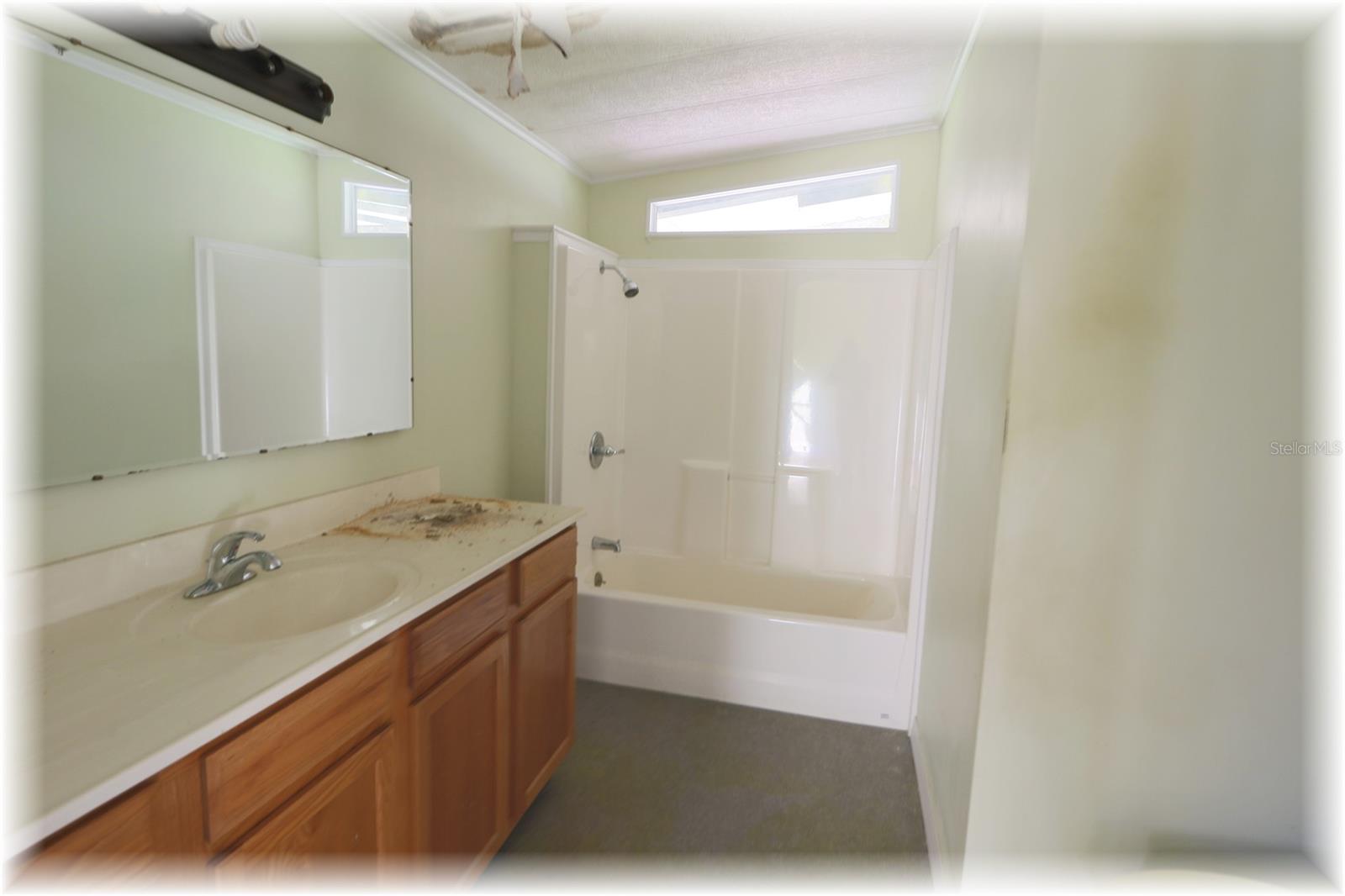 LAKE WEIR OAKS - Residential