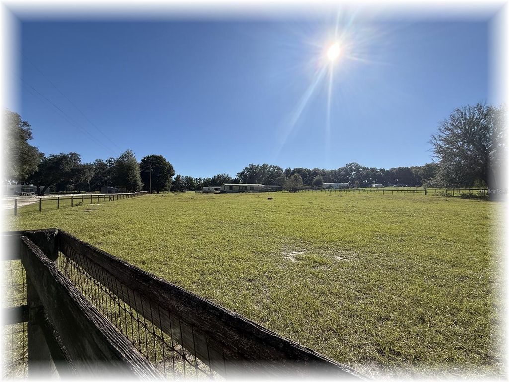 Photo of 10774 SE 166 Lane, Summerfield, FL 34491 (MLS # OM714664)