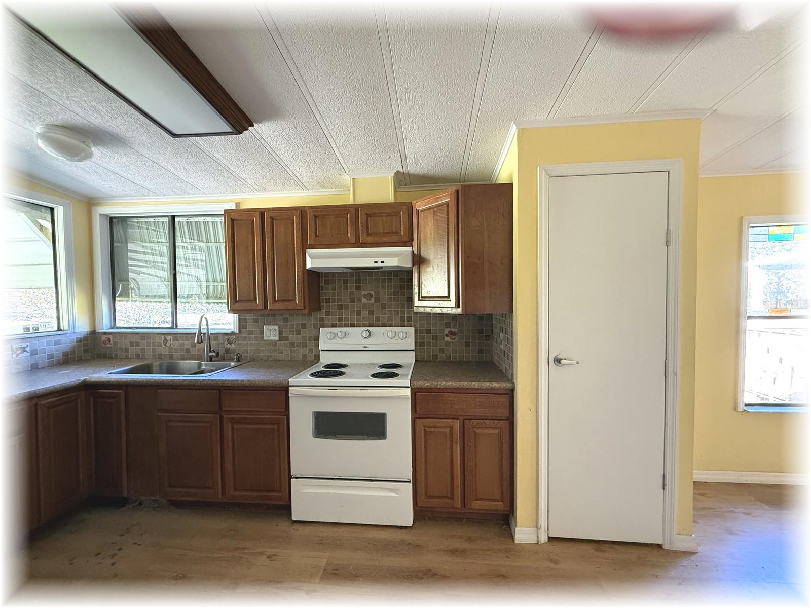 LAKE WEIR OAKS - Residential