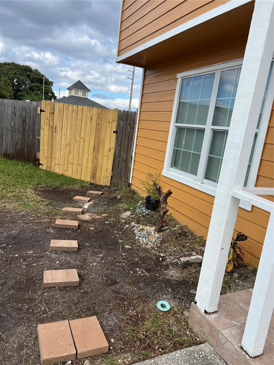 7858 BROCKWOOD CIRCLE