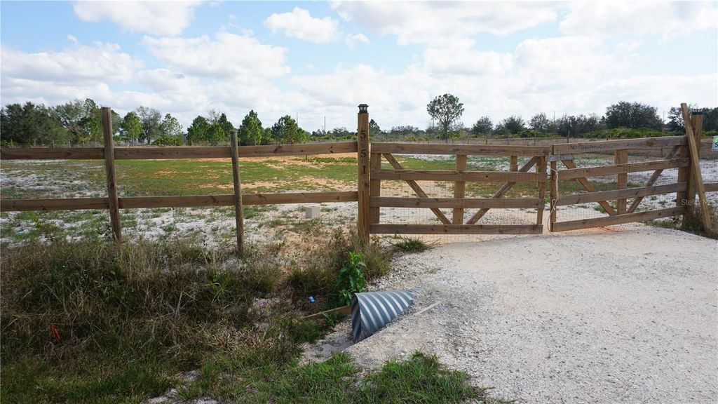 Photo of 551 S Dickey Road, Avon Park, FL 33825 (MLS # O6286737)