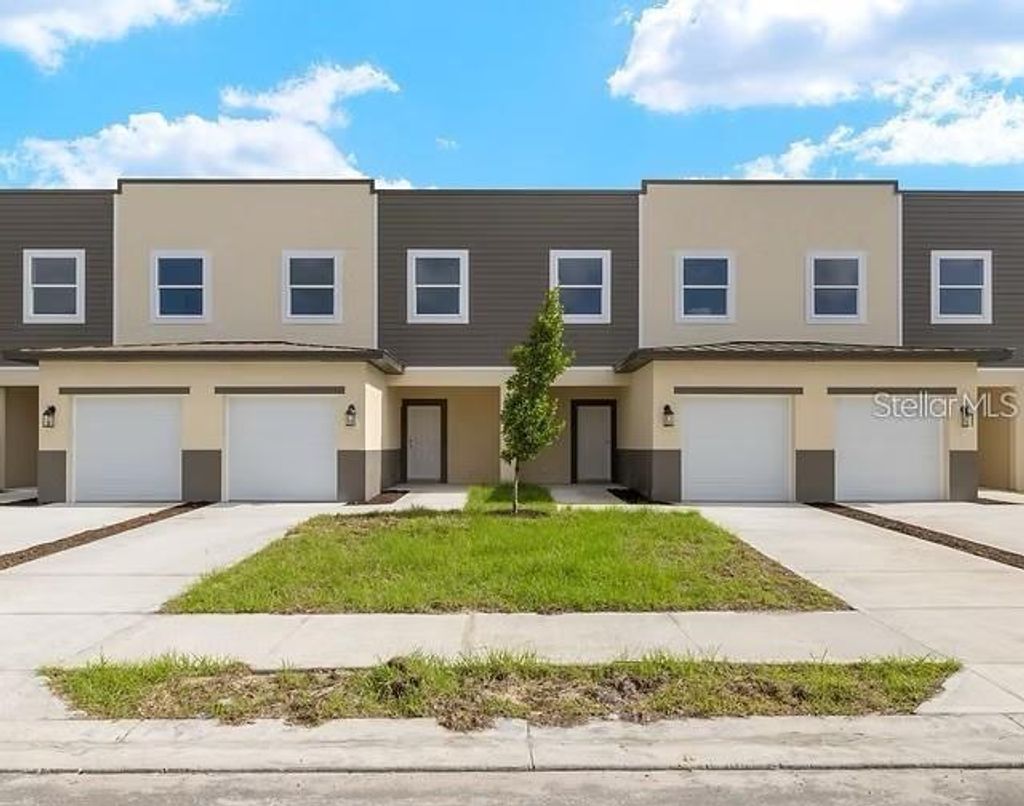 Photo of 14989 Sunset Eve Loop, Fort Myers, FL 33919 (MLS # TB8462511)