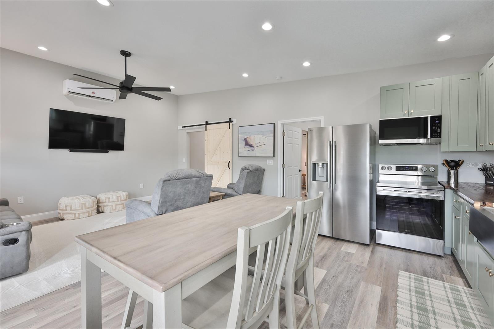 HISCOCK FARM - Residential