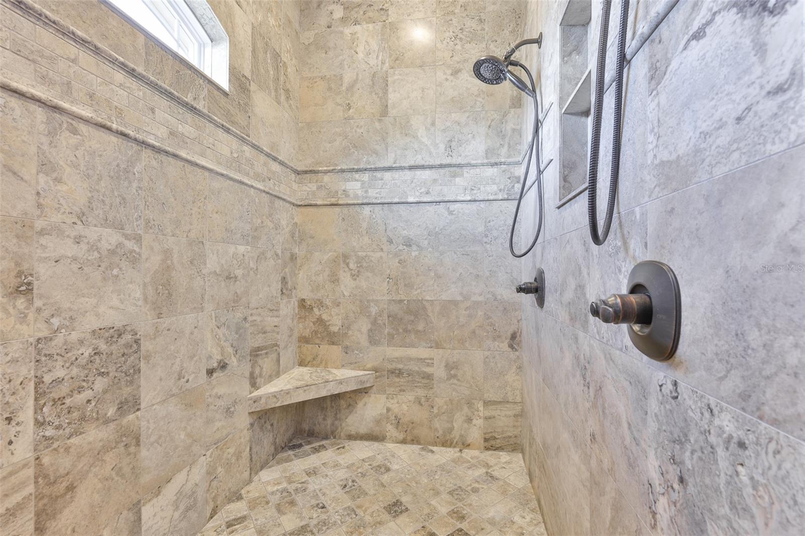 HISCOCK FARM - Residential