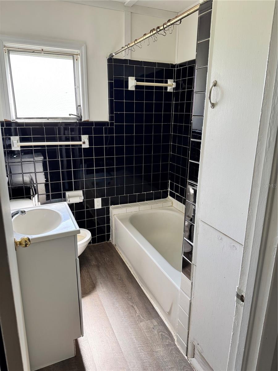 HISCOCK FARM - Residential