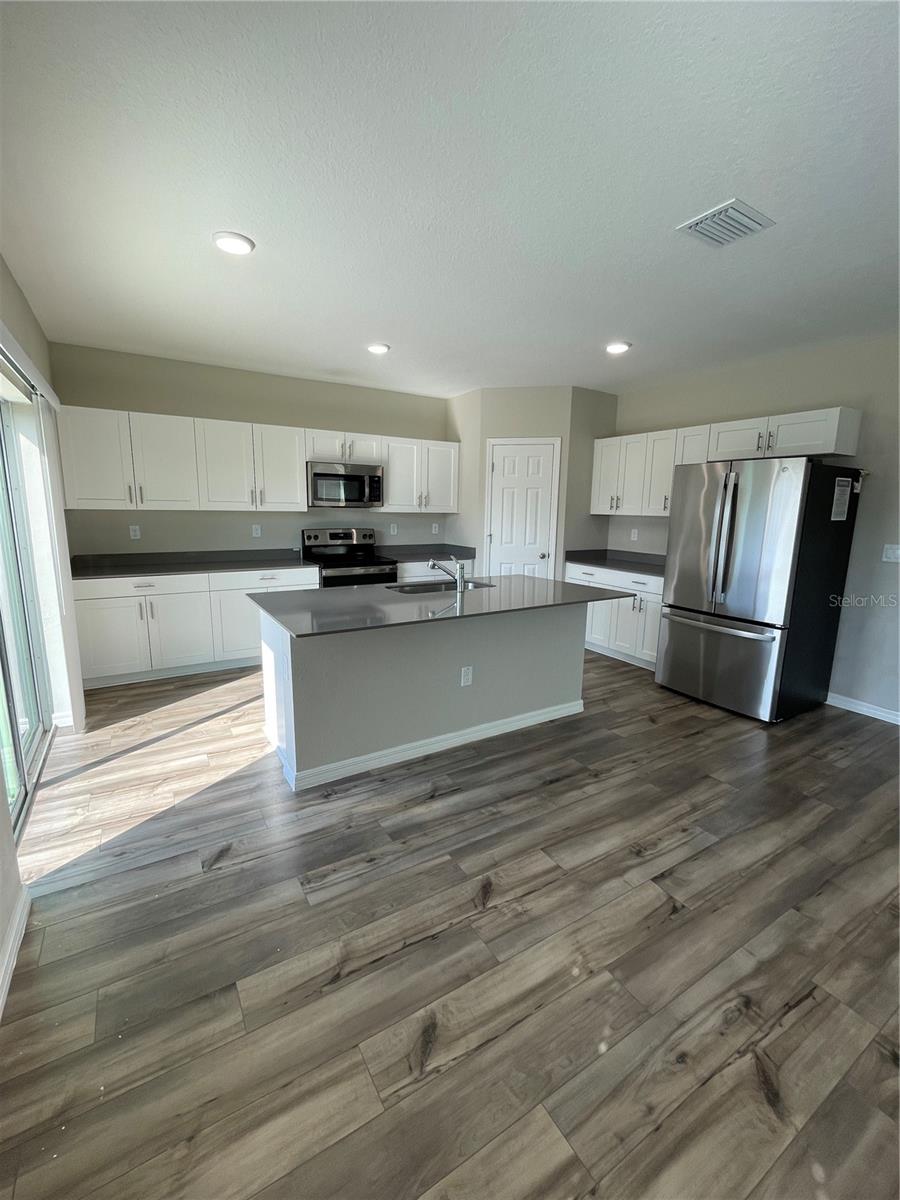 PASADENA POINT PH I - Residential Lease