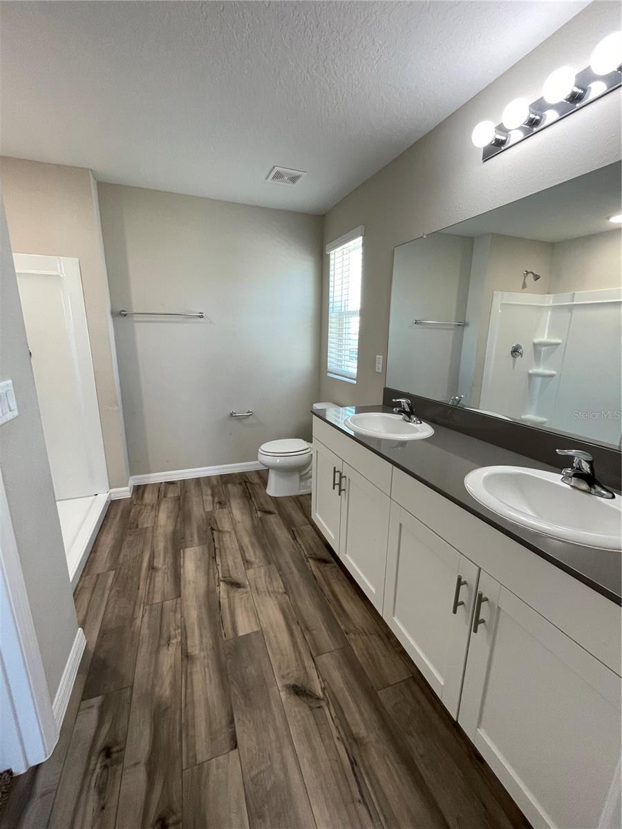 PASADENA POINT PH I - Residential Lease