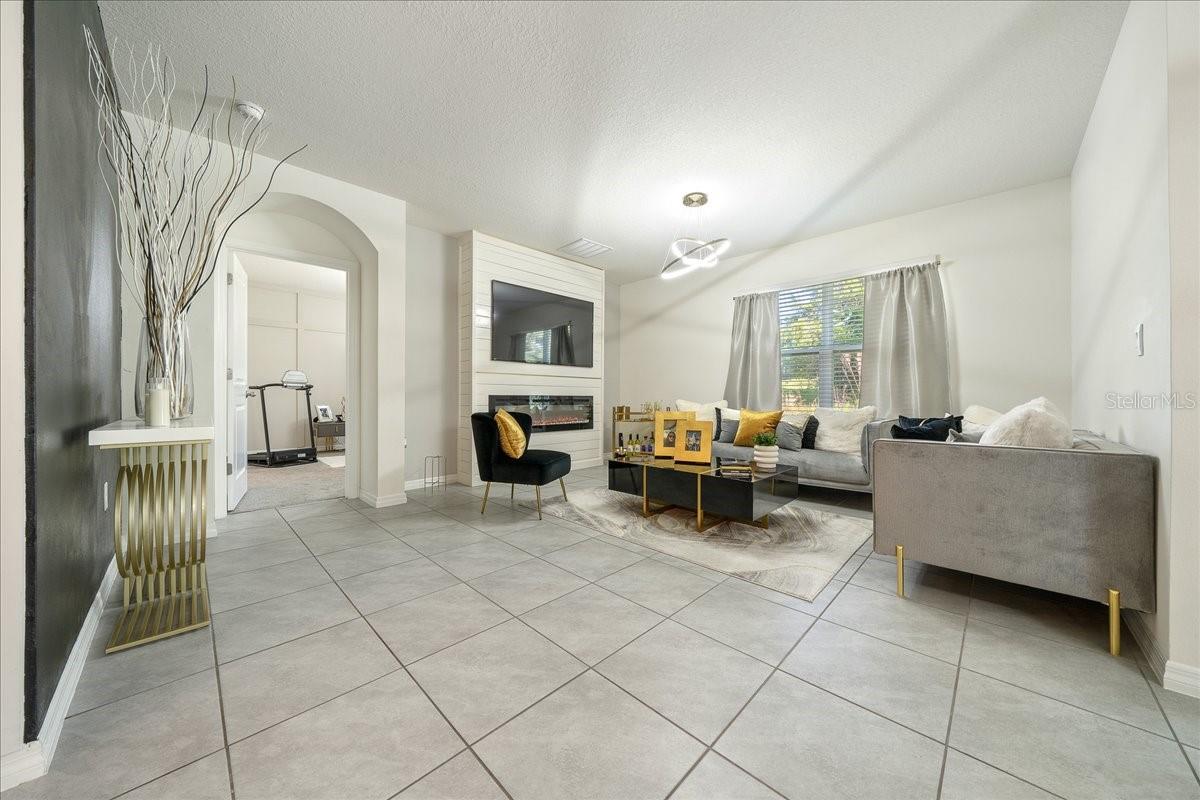 160 HICKORY COURSE LOOP