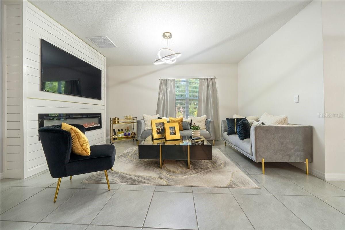 160 HICKORY COURSE LOOP