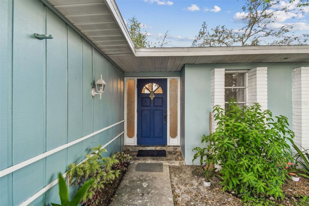 Photo of 9516 Merrimoor Boulevard, Seminole, FL 33777 (MLS # TB8419944)