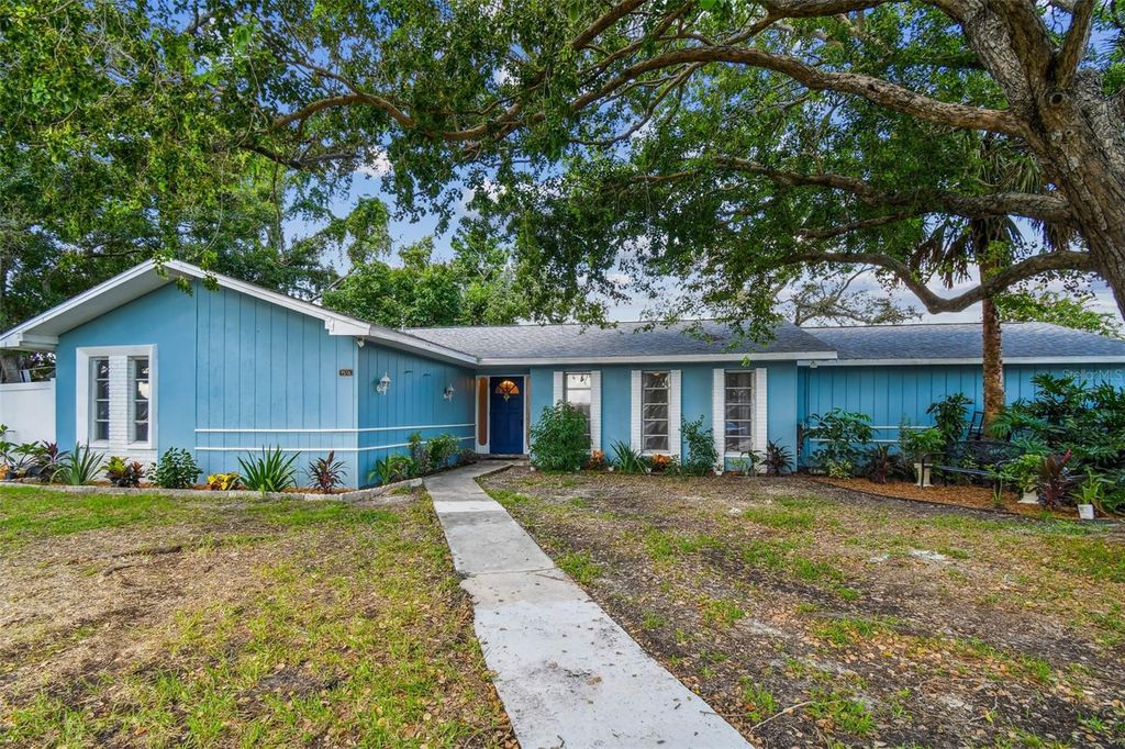 Photo of 9516 Merrimoor Boulevard, Seminole, FL 33777 (MLS # TB8419944)