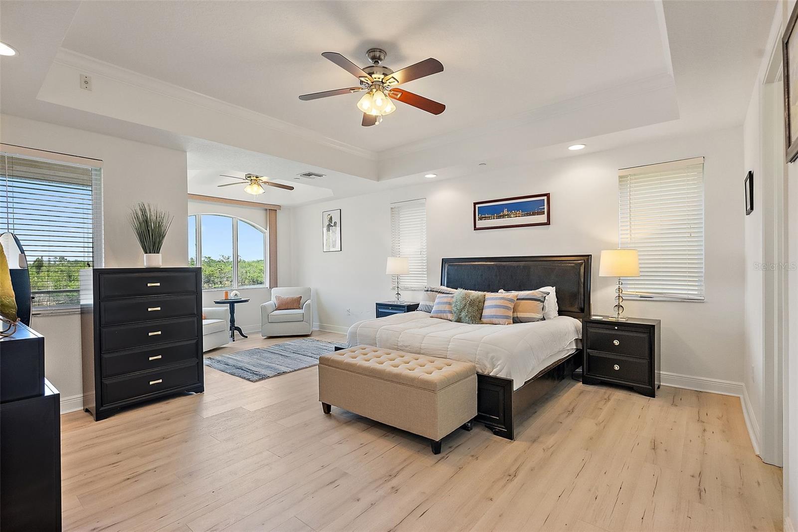 POINTE AT MARINA BAY CONDO, THE - Residential