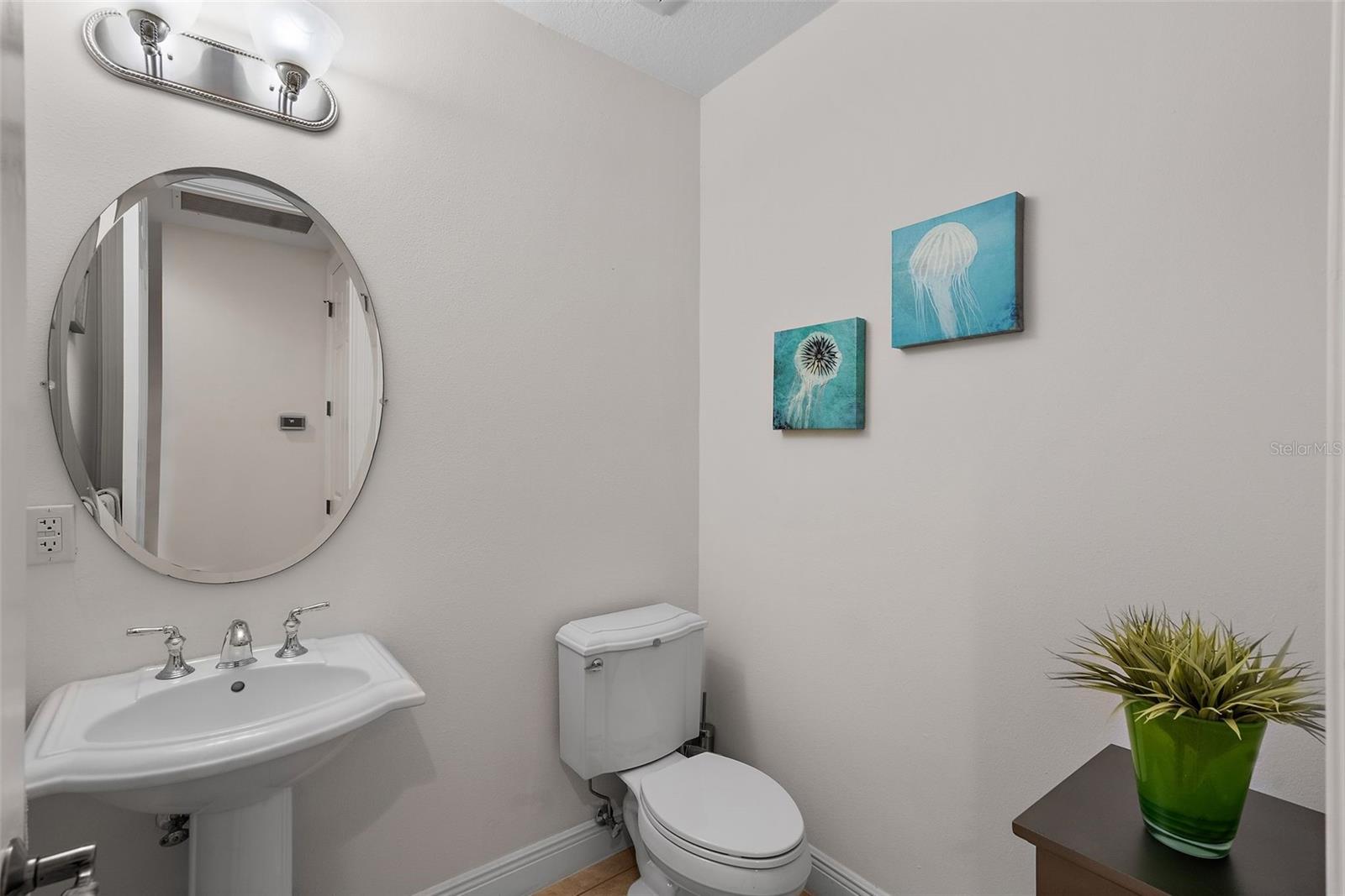 POINTE AT MARINA BAY CONDO, THE - Residential