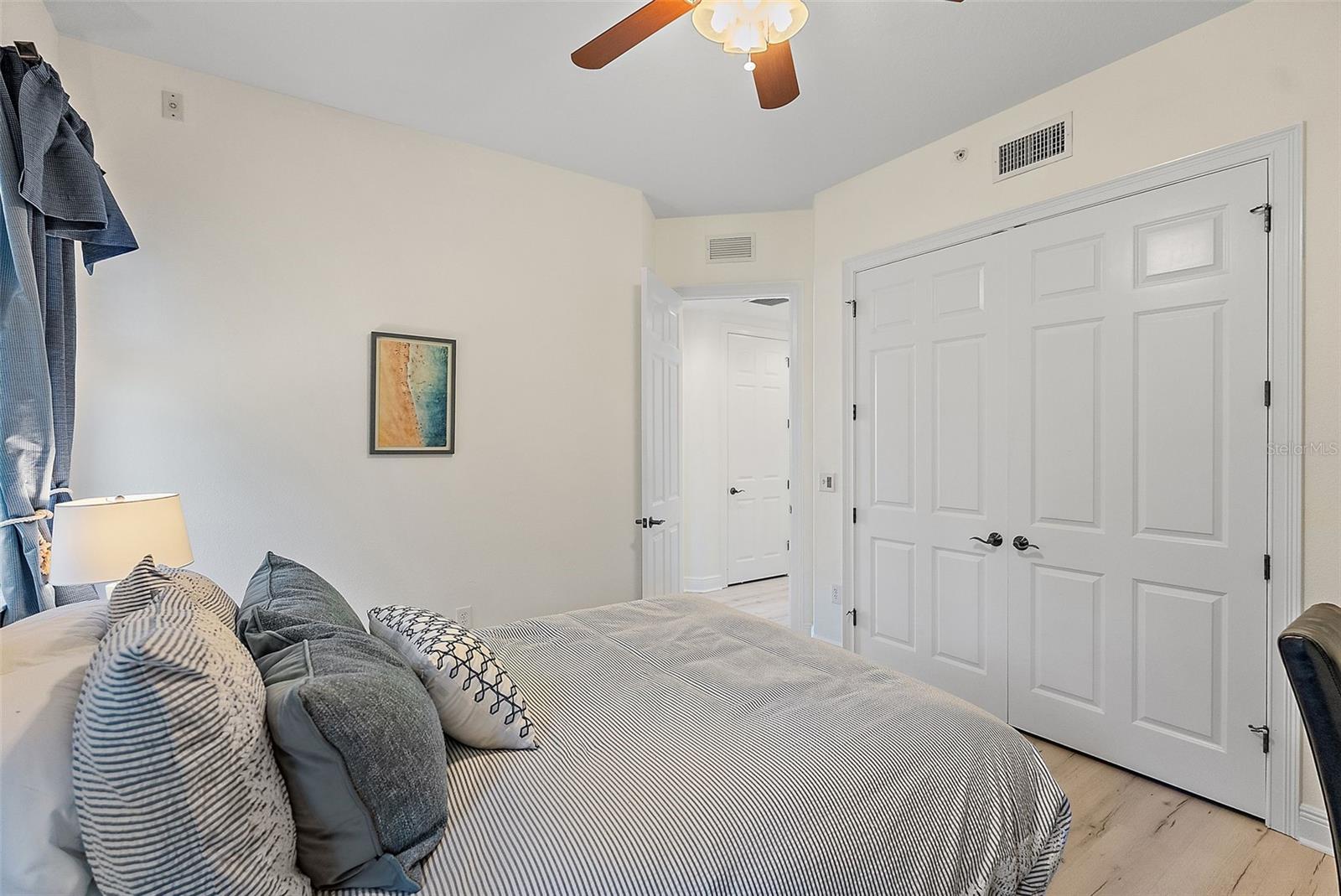 POINTE AT MARINA BAY CONDO, THE - Residential