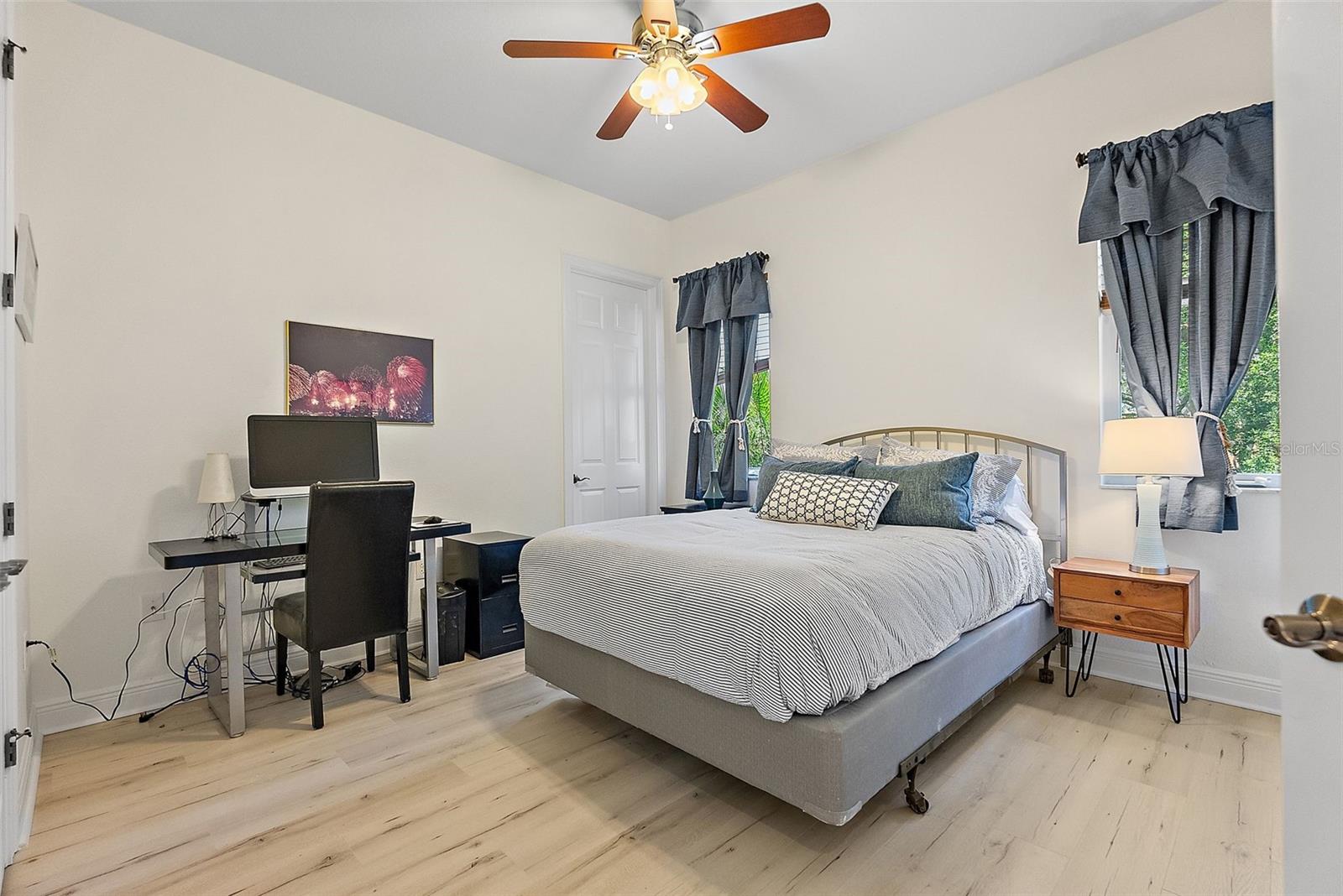 POINTE AT MARINA BAY CONDO, THE - Residential