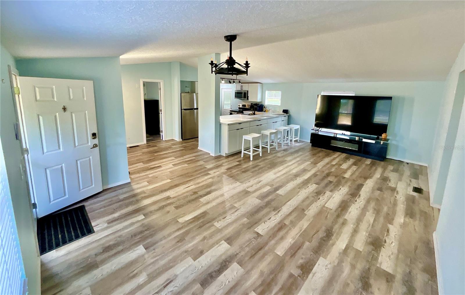 MELROSE LANDING - Residential