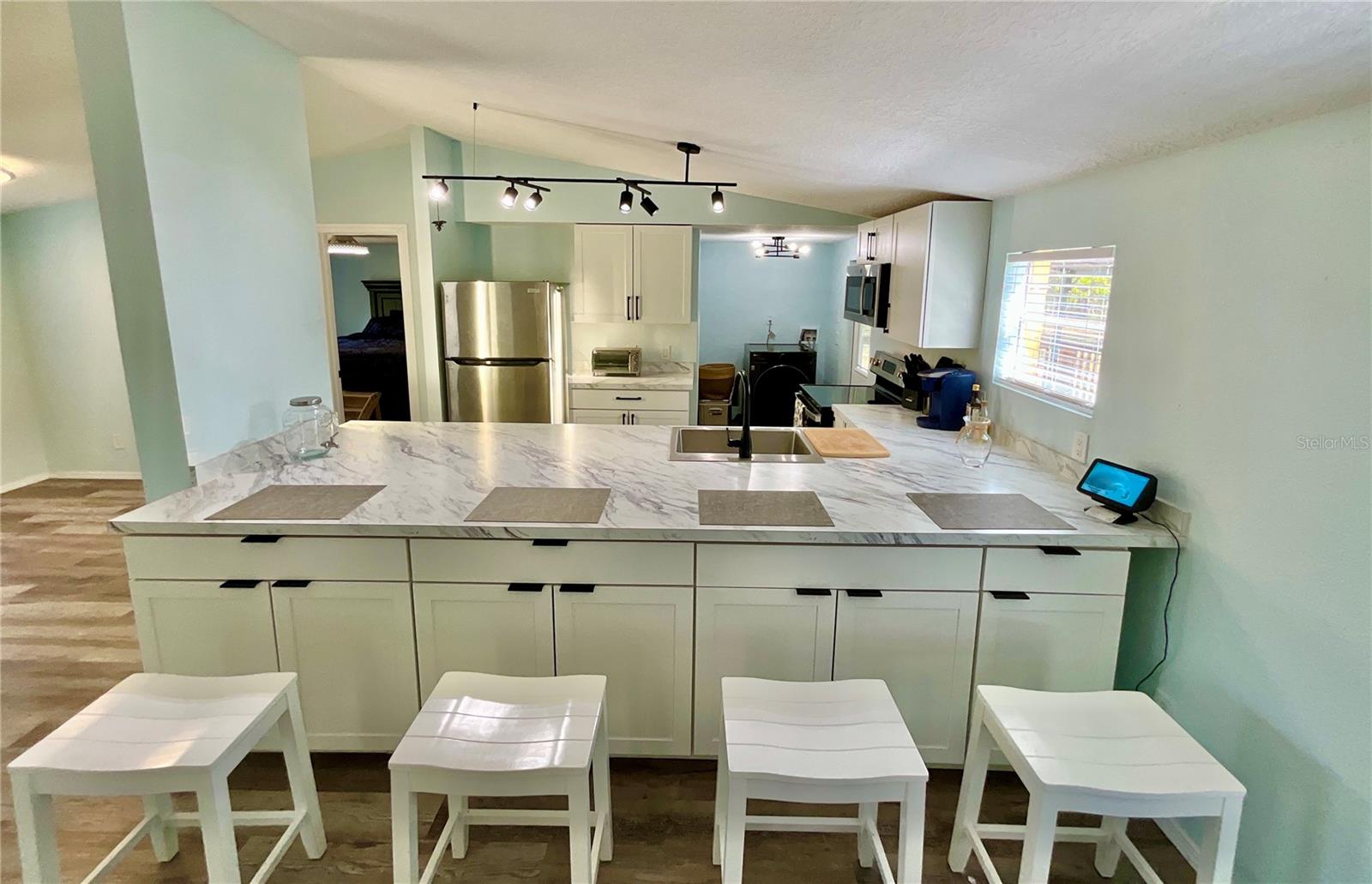 MELROSE LANDING - Residential