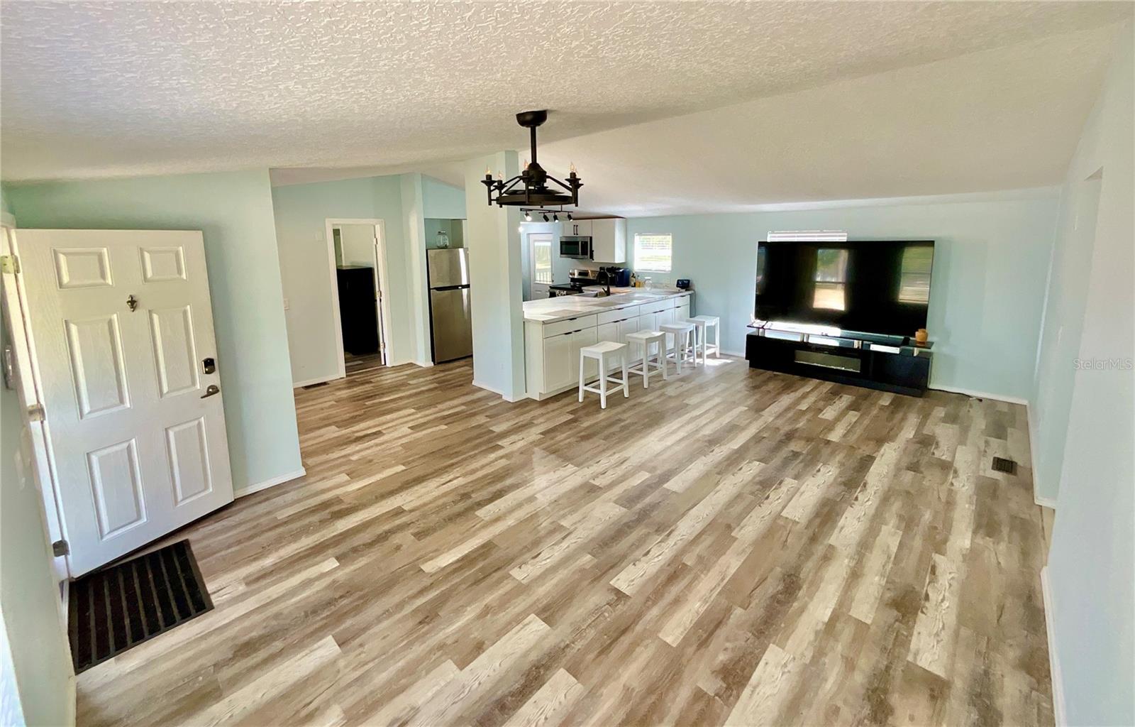 MELROSE LANDING - Residential