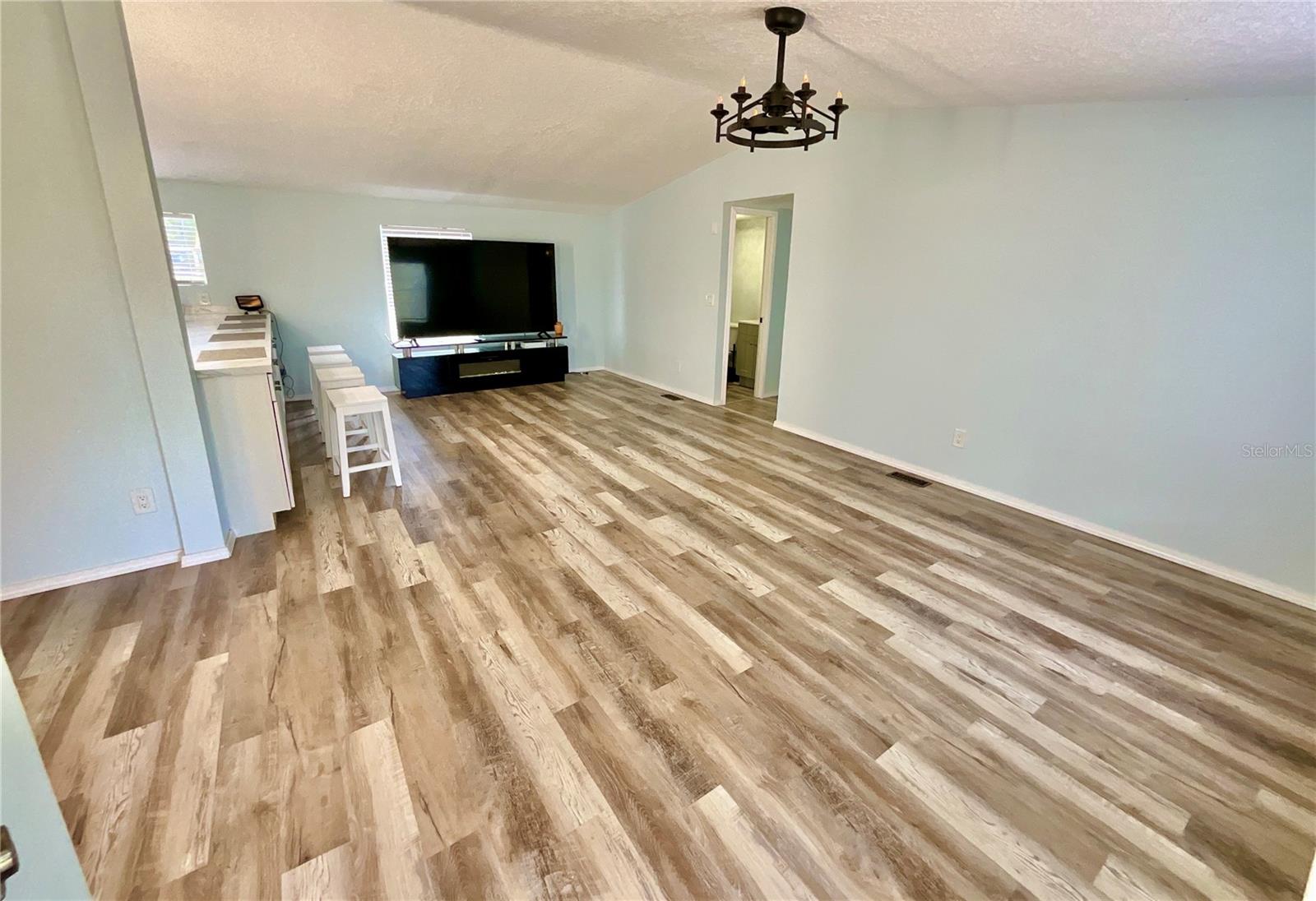 MELROSE LANDING - Residential