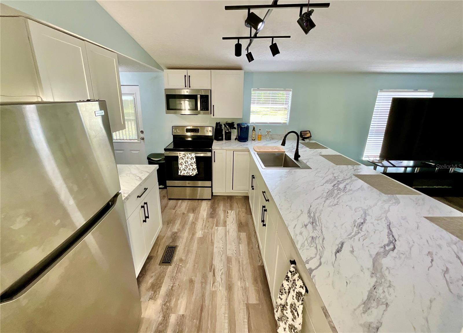 MELROSE LANDING - Residential