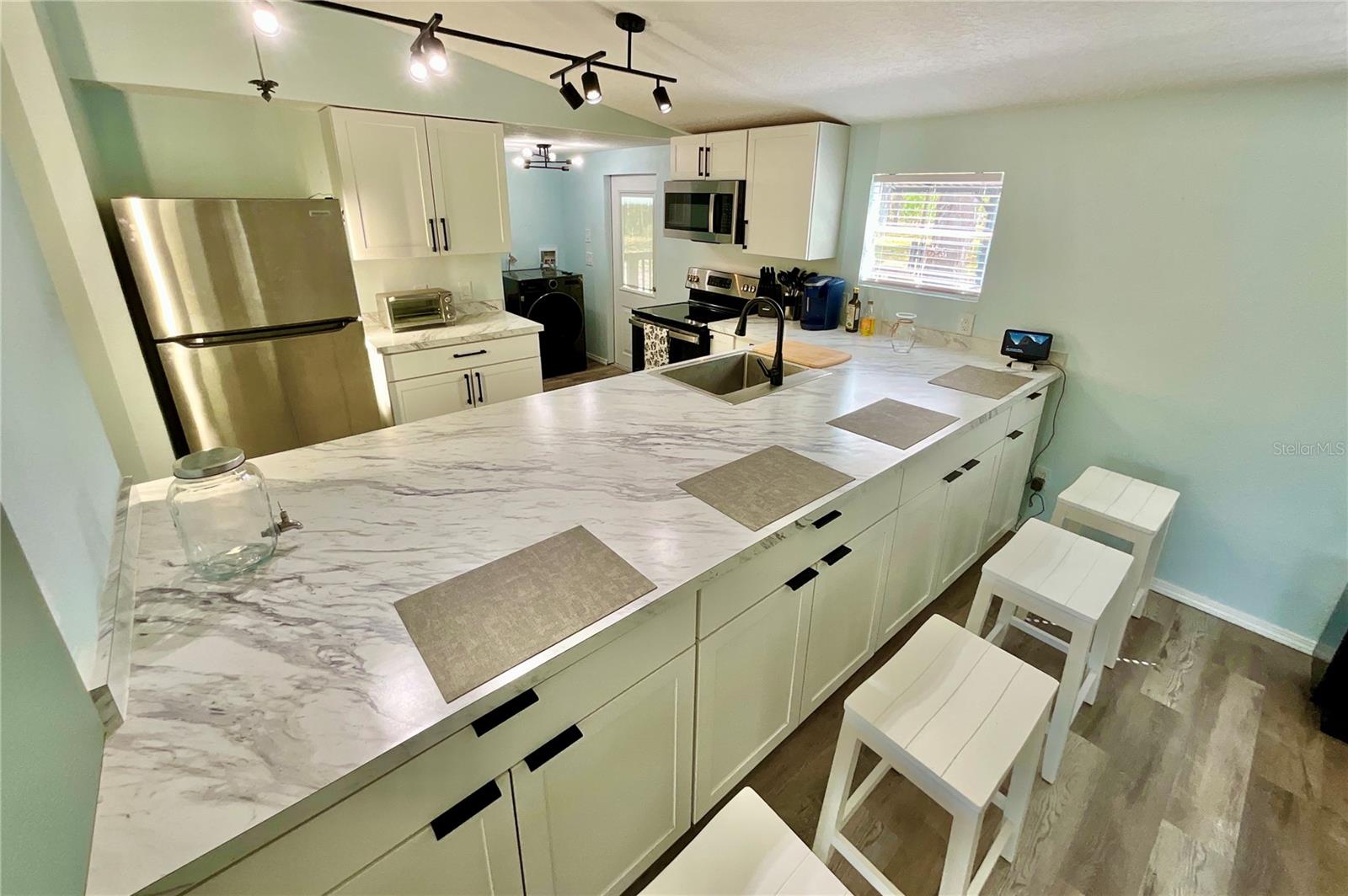 MELROSE LANDING - Residential