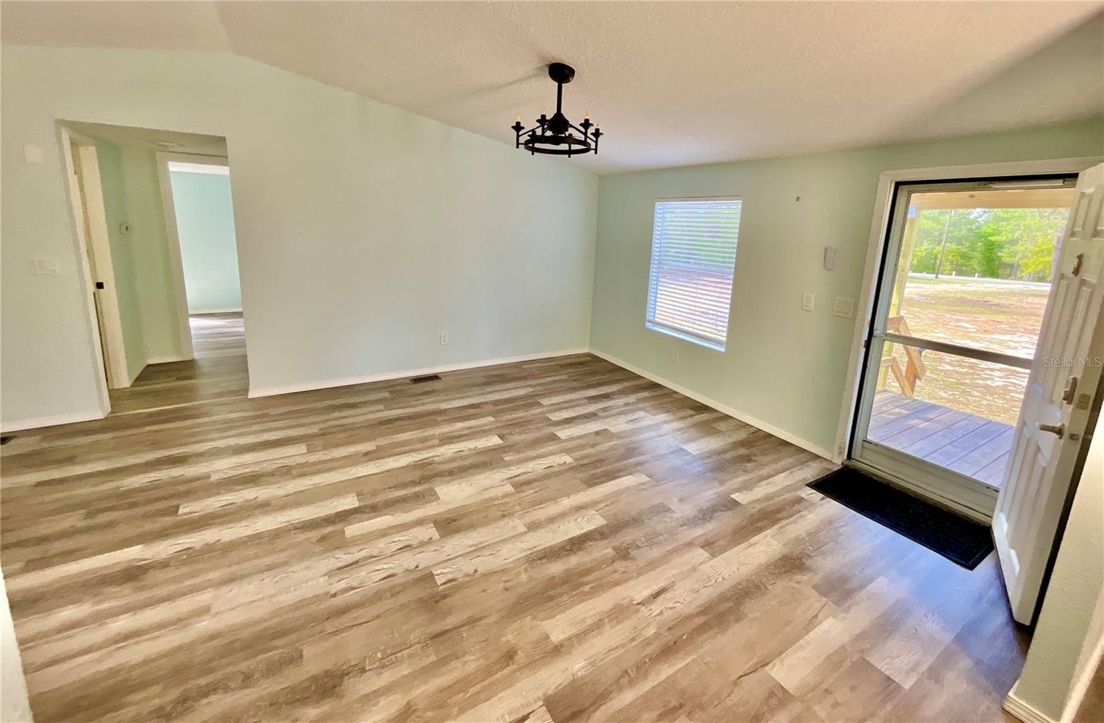 MELROSE LANDING - Residential