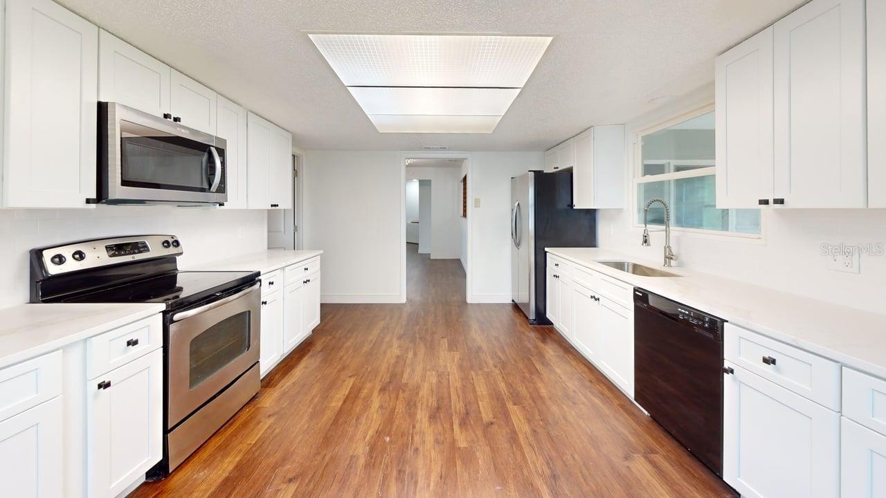 DELTONA LAKES UNIT 02 - Residential Lease