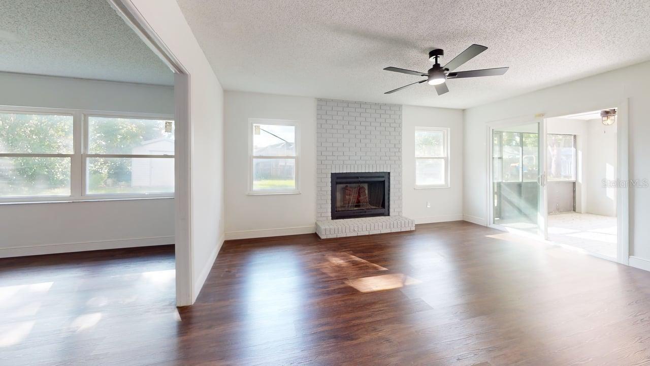 DELTONA LAKES UNIT 02 - Residential Lease