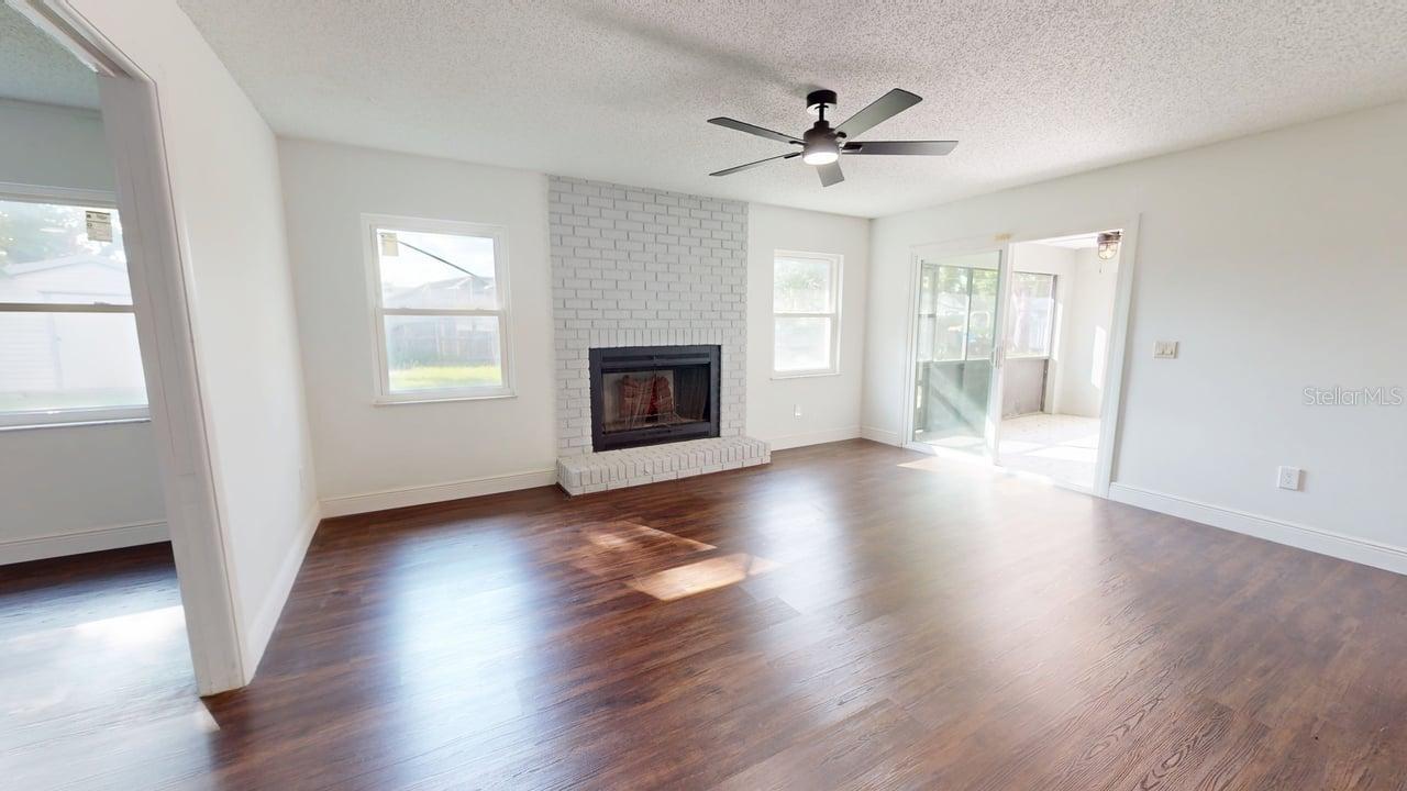 DELTONA LAKES UNIT 02 - Residential Lease