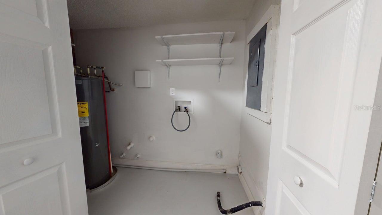 DELTONA LAKES UNIT 02 - Residential Lease