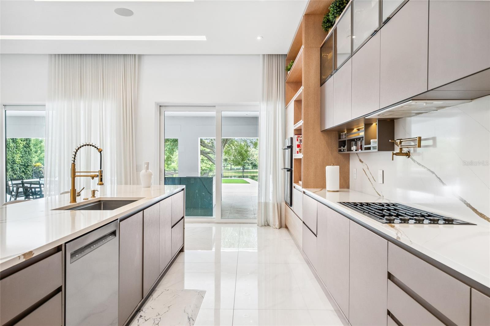 10244 KENSINGTON SHORE DRIVE