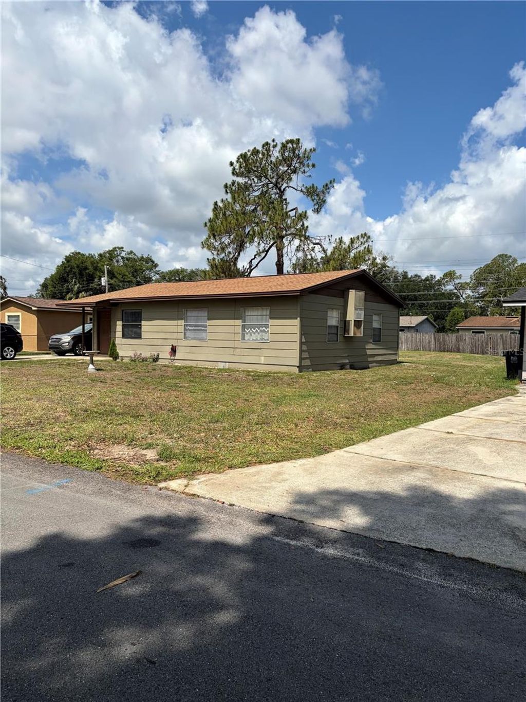 Photo of 1106 Milner Drive W, Lakeland, FL 33810 (MLS # P4938661)