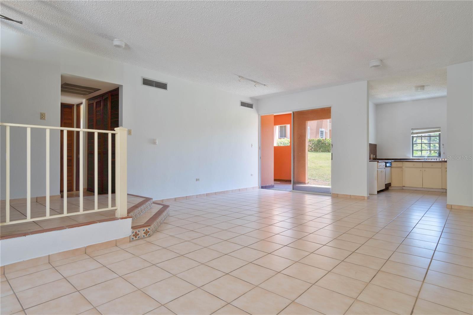 COND. FAIRWAY COURTS. - Residential