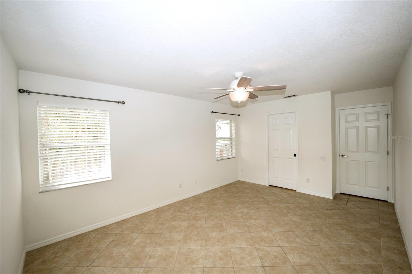 SOUTH VENICE - Residential Lease