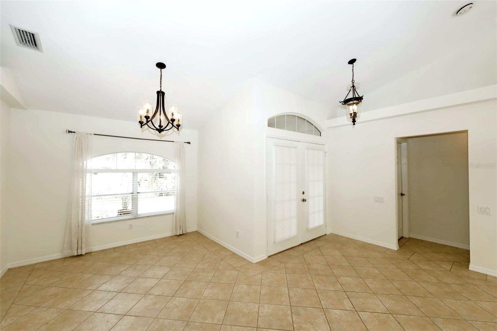 SOUTH VENICE - Residential Lease