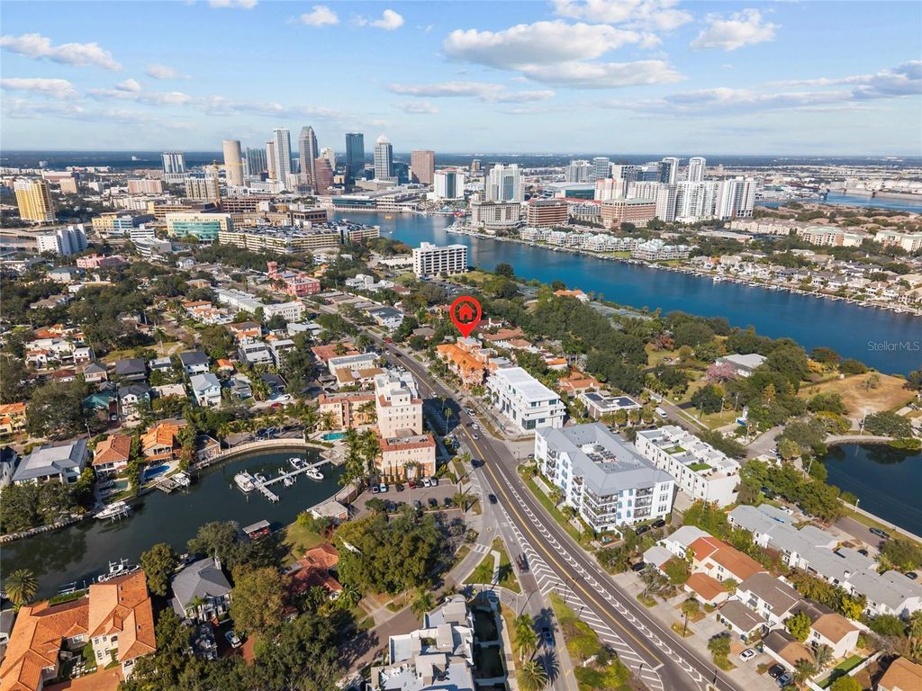 Photo of 902 Villa Venicia Way, Tampa, FL 33606 (MLS # TB8449552)