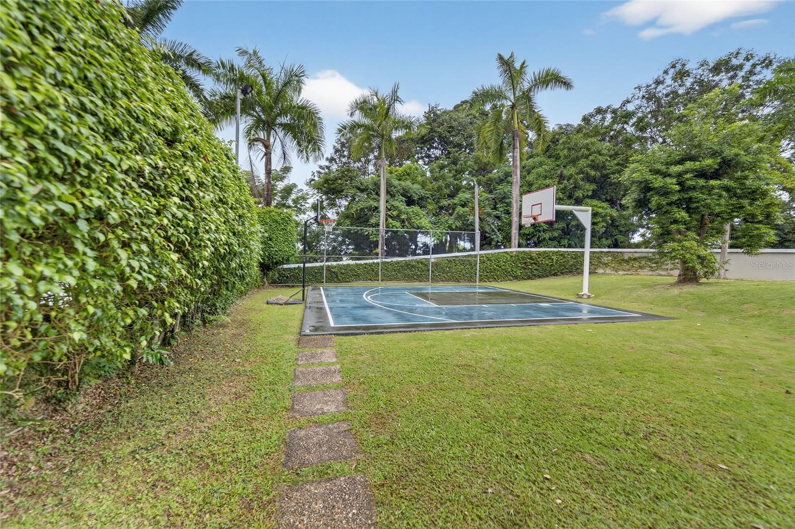 COND. LA VILLA GARDENS - Residential