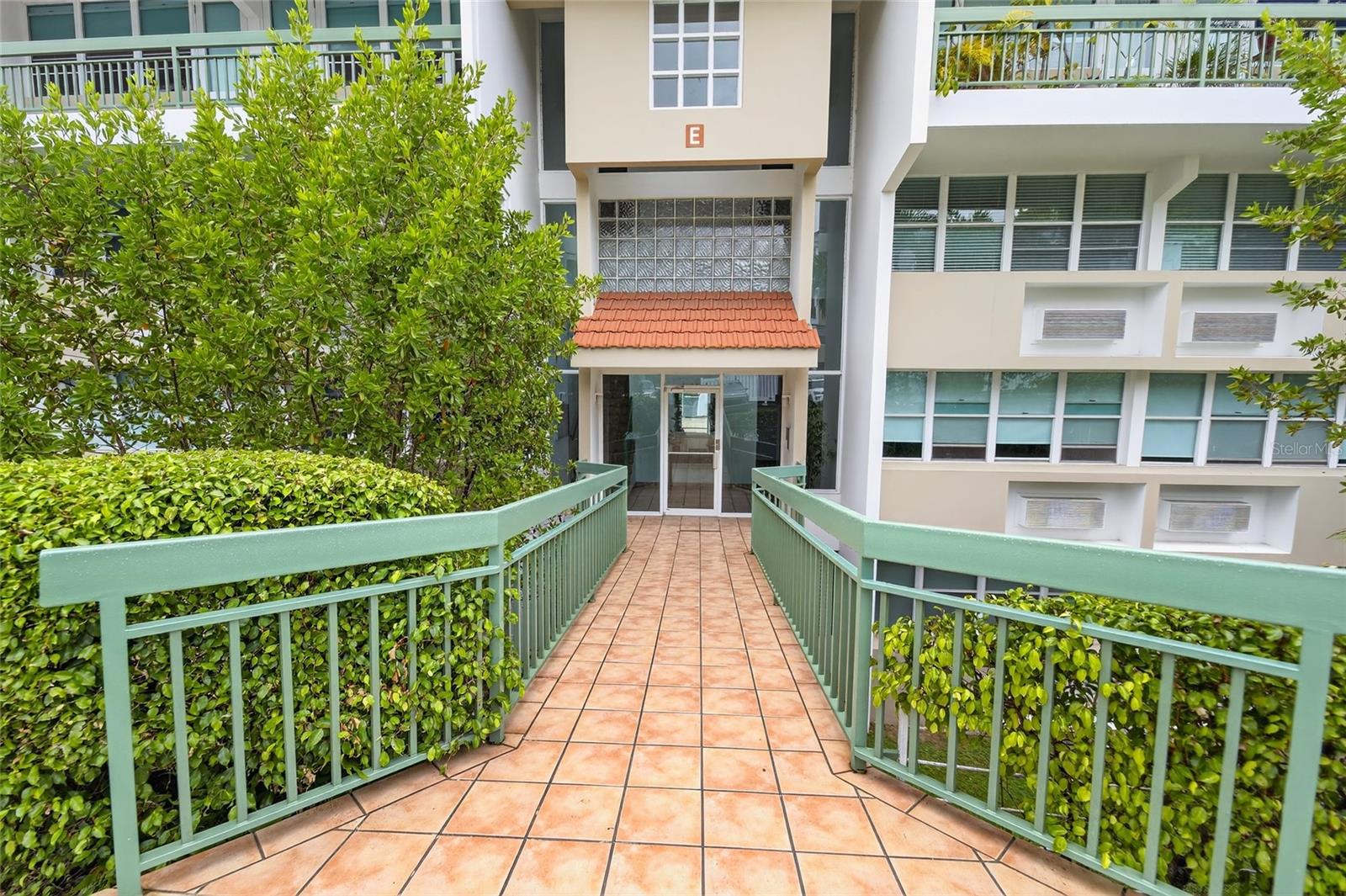 COND. LA VILLA GARDENS - Residential