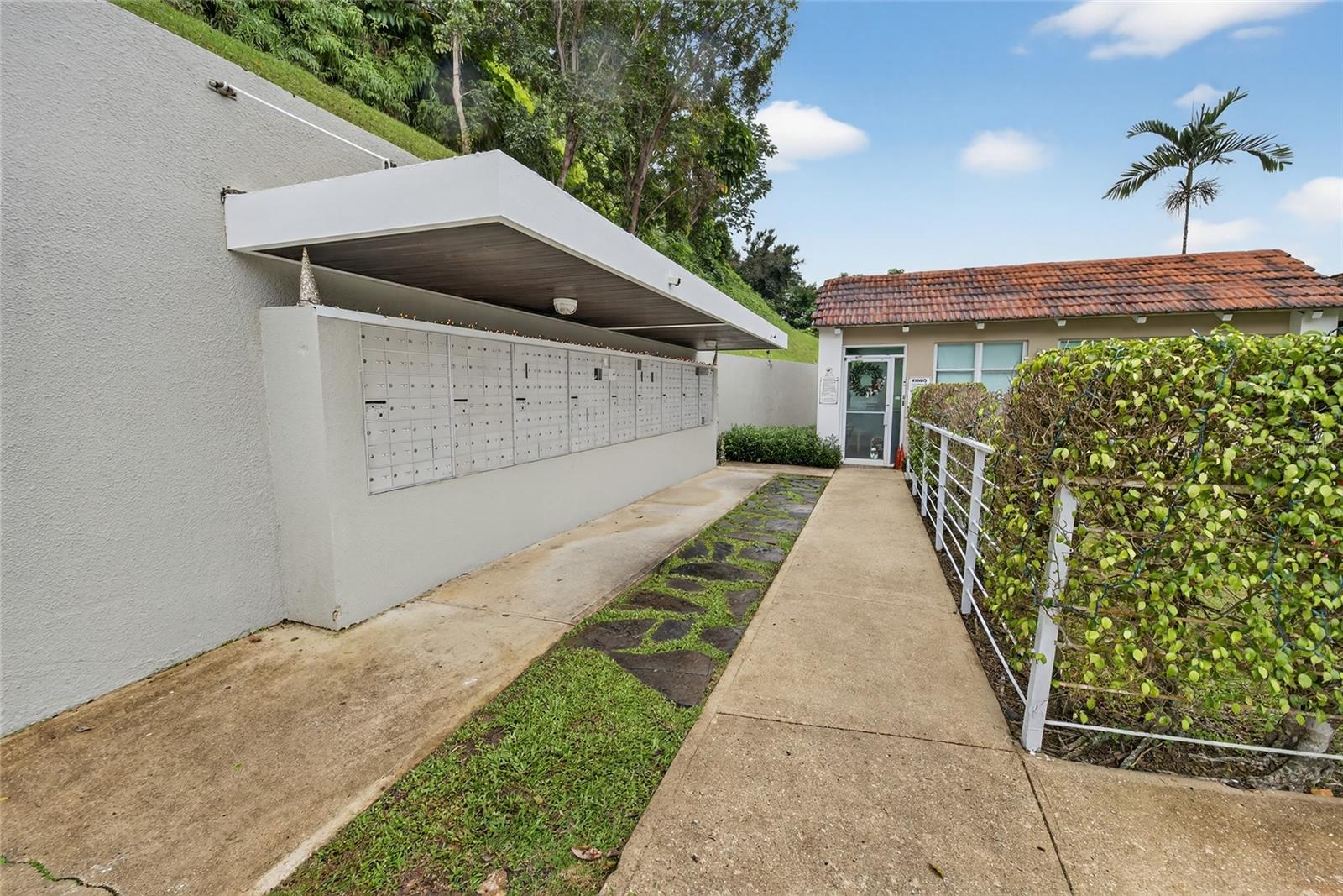 COND. LA VILLA GARDENS - Residential