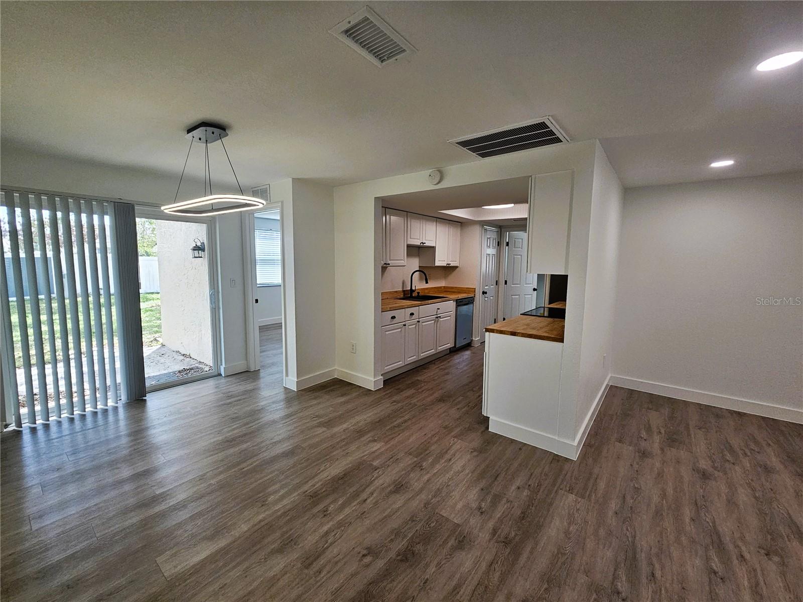 SHADOW RIDGE - Residential Lease