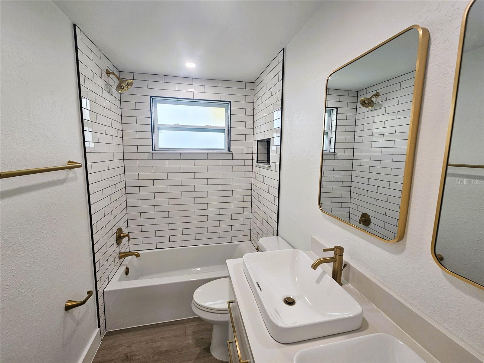 SHADOW RIDGE - Residential Lease