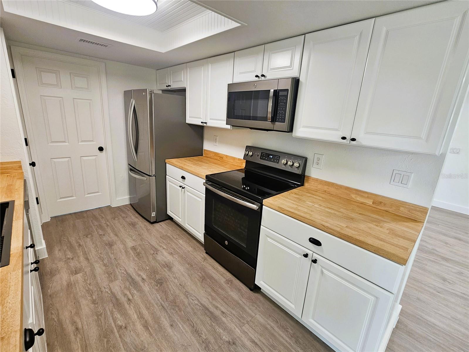 SHADOW RIDGE - Residential Lease