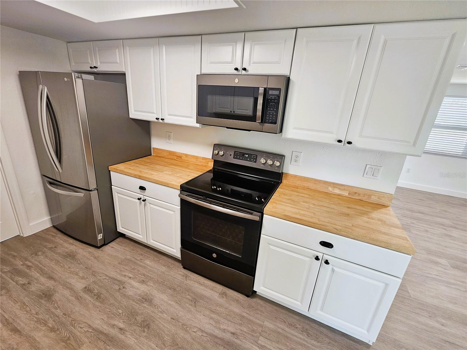 SHADOW RIDGE - Residential Lease