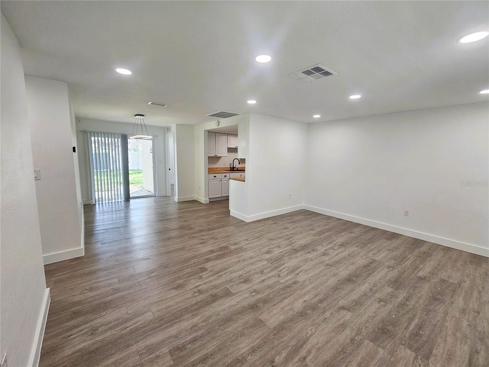 SHADOW RIDGE - Residential Lease