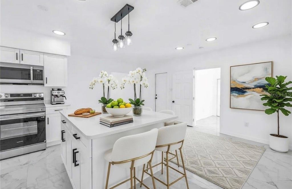 Photo of 2801 45th Street S, Gulfport, FL 33711 (MLS # O6353062)